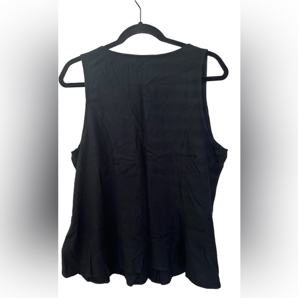 NWT Old Navy Button-Down Crepe Tank Top, Size M (8/10), Black Jack - Picture 5 of 6